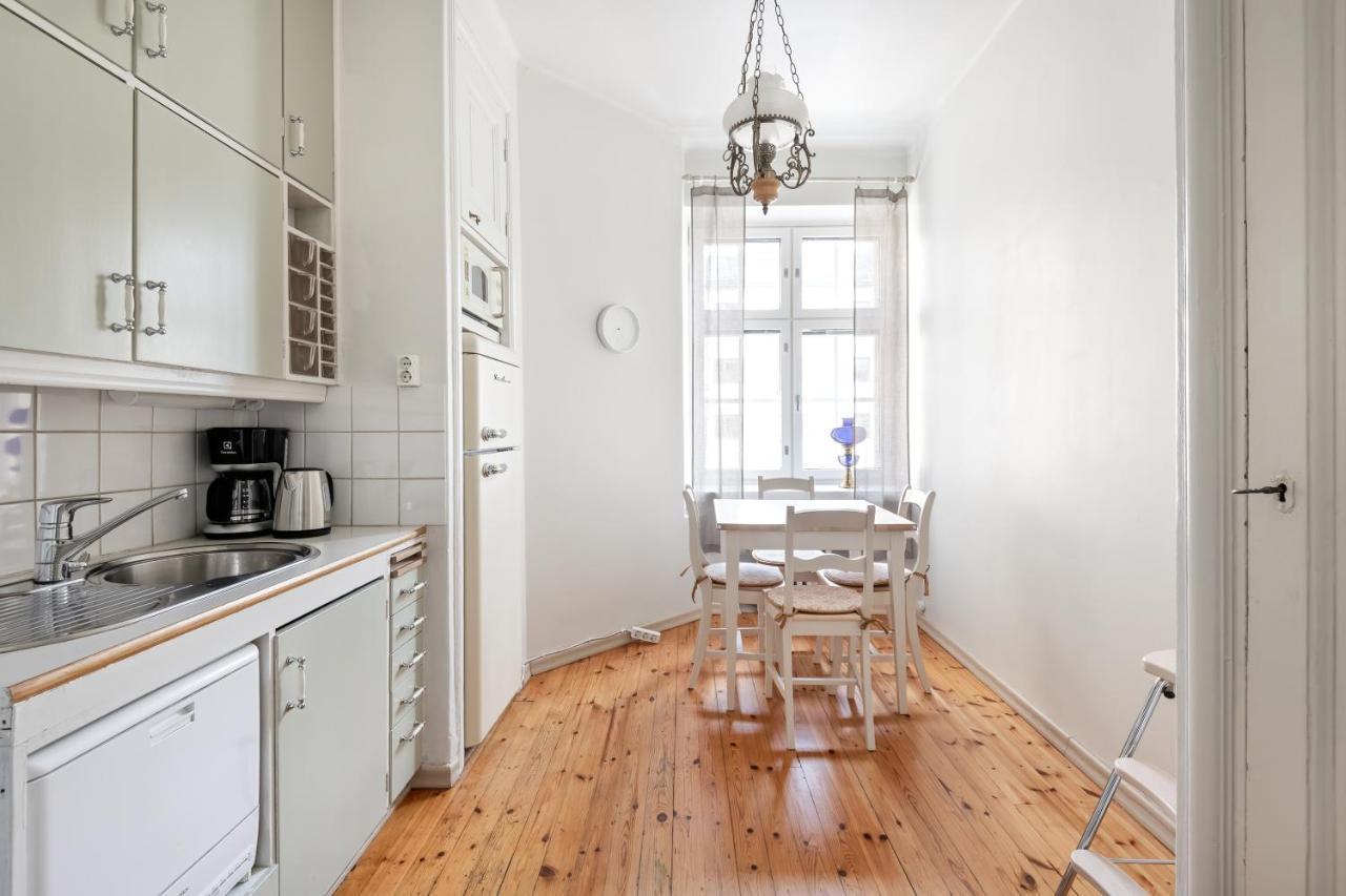 Wehost Spacious Studio For 5 With A Kitchen ヘルシンキ エクステリア 写真